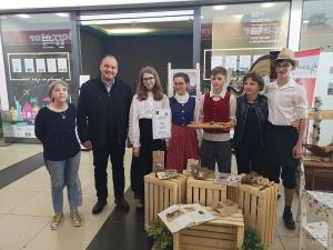 Gornjegrajski medenjak s fotografijami kot turistični spominek 3